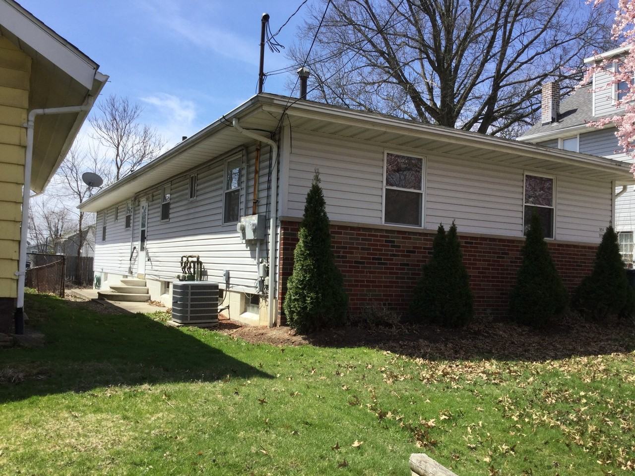 1896 Flint Ave - Photo 4 of 20