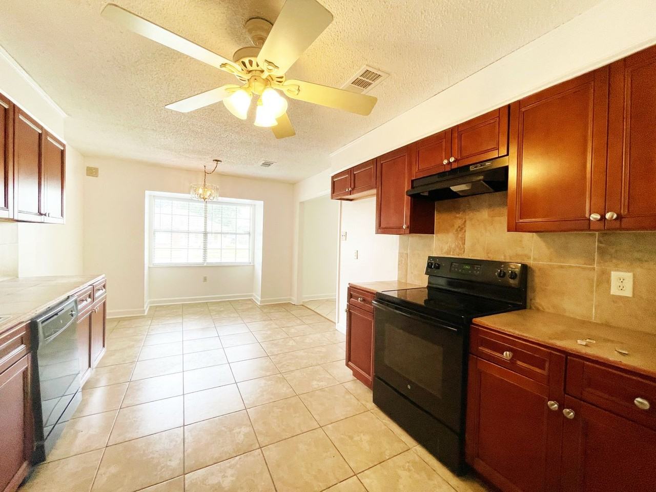 16405 Patton Ave - Photo 5 of 19