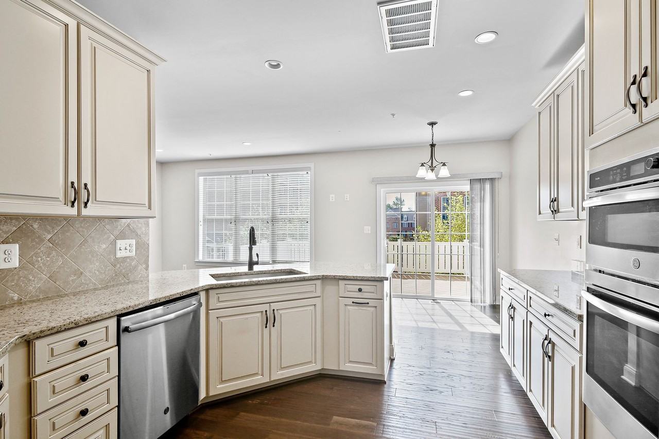 2542 Cherry Tree Rd - Photo 2 of 23