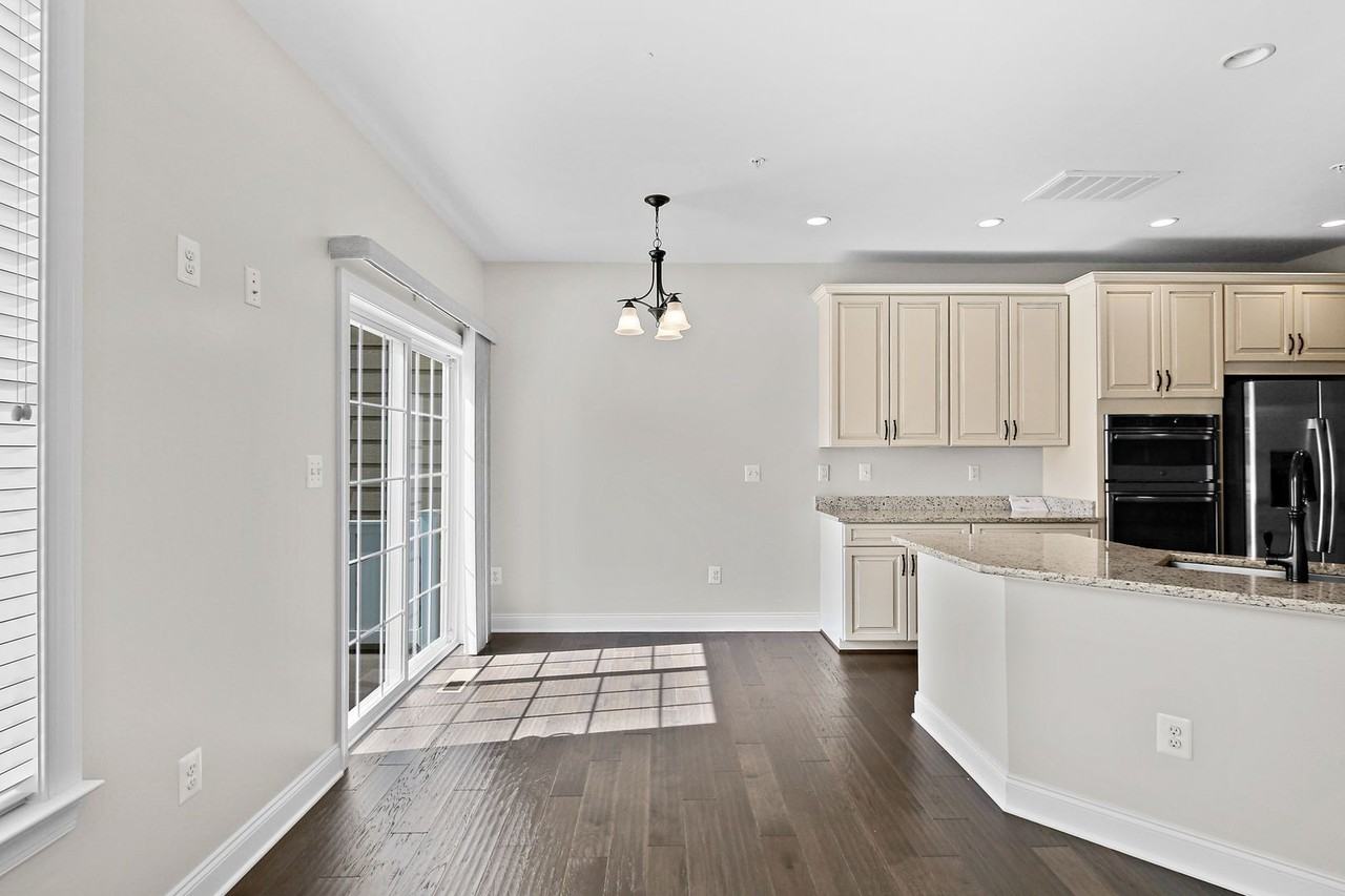 2542 Cherry Tree Rd - Photo 4 of 23