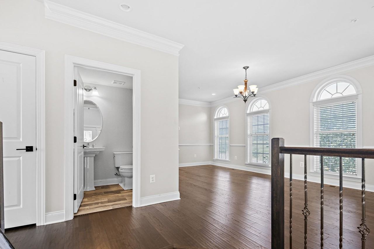 2542 Cherry Tree Rd - Photo 5 of 23