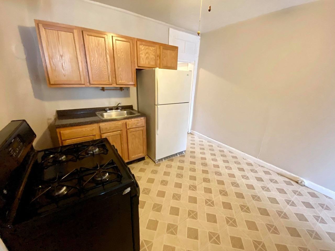 16 N Madeira St - Photo 3 of 15