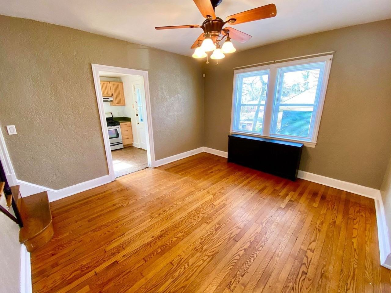 726 Brookwood Rd - Photo 7 of 30