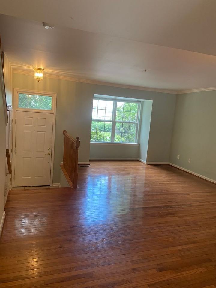 203 Glen View Ter - Photo 2 of 31