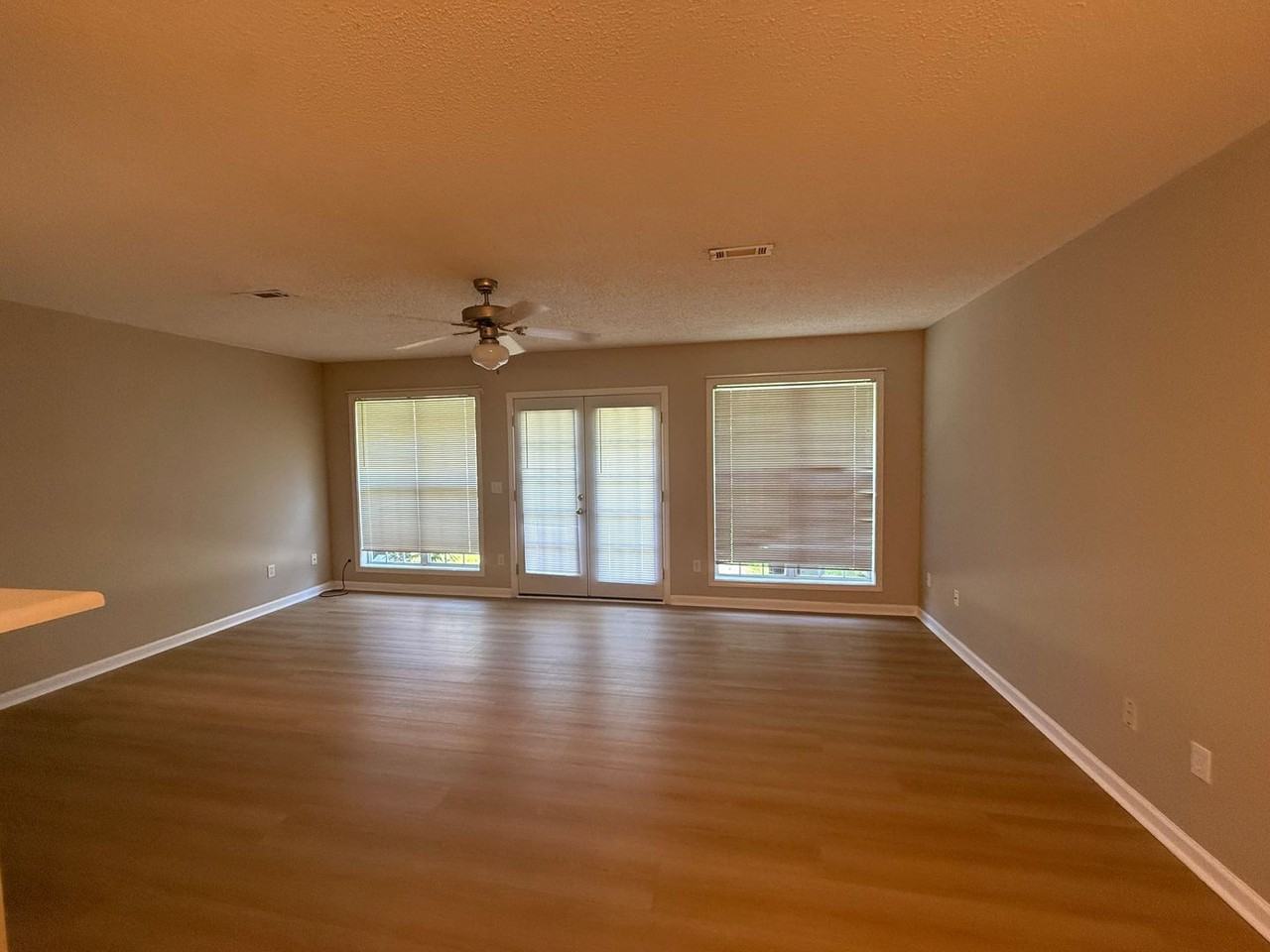 123 Woodberry Dr - Photo 2 of 21