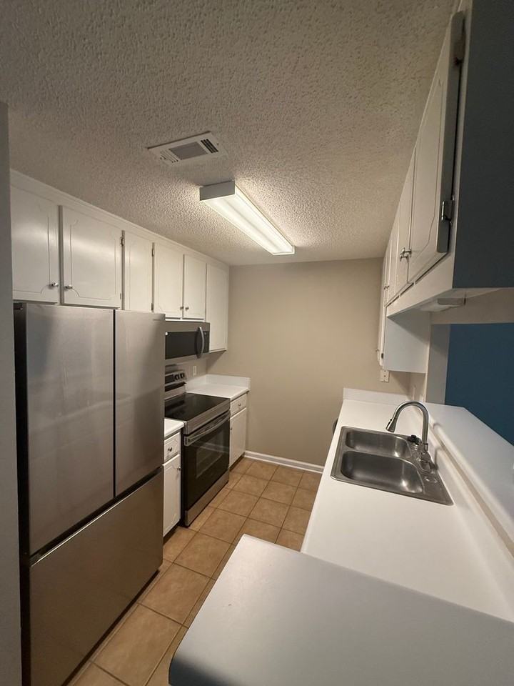 123 Woodberry Dr - Photo 3 of 21