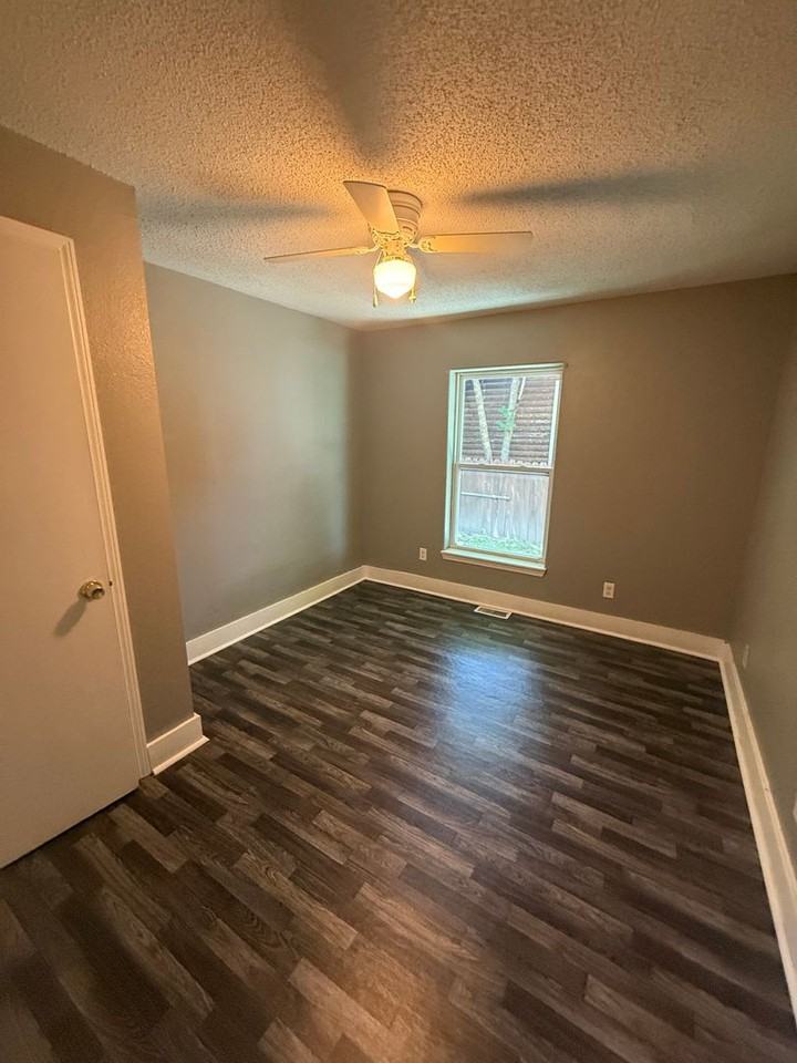 2259 N Bolivar Rd - Photo 7 of 11
