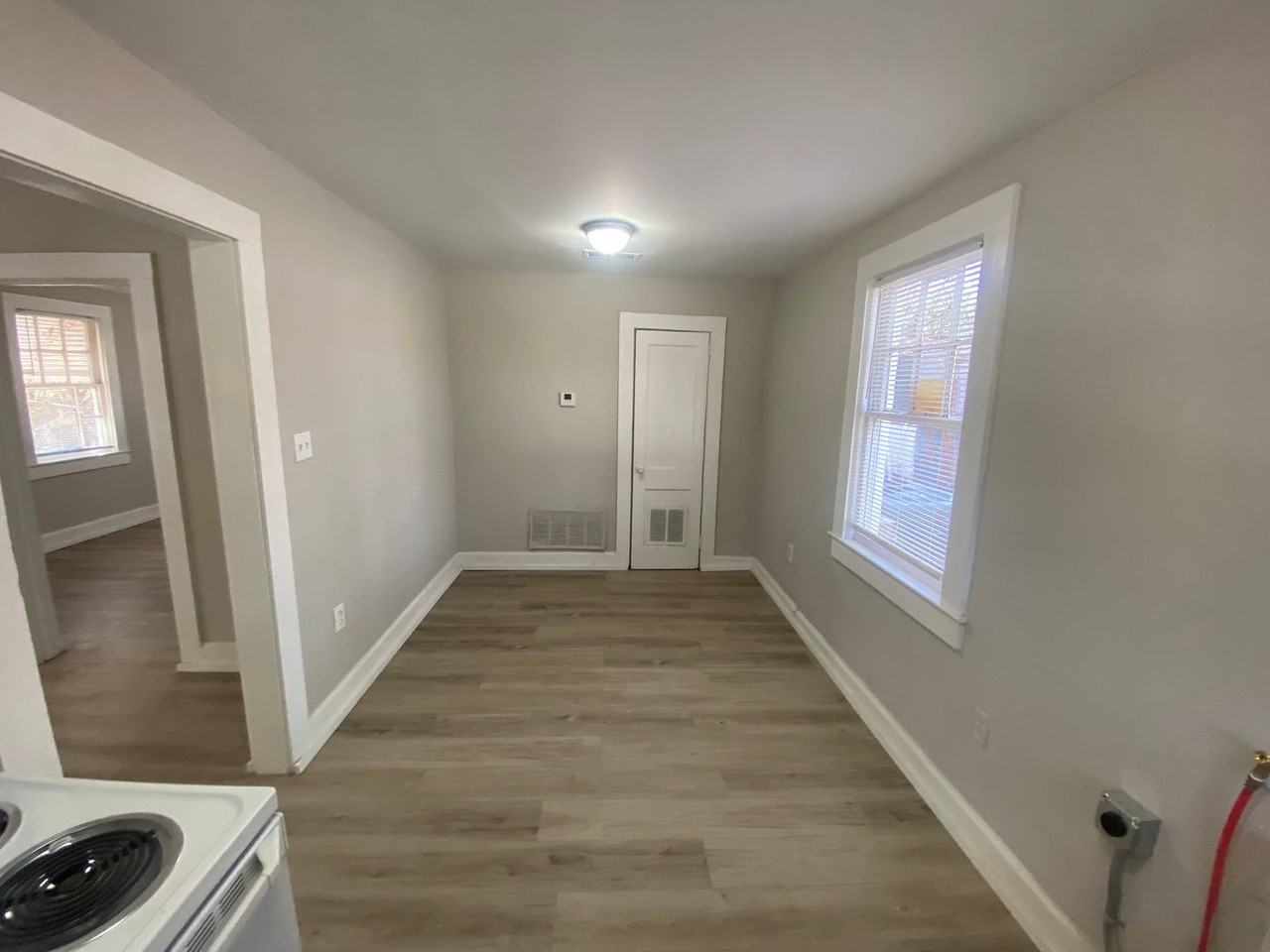 2105 13th Ave - Photo 4 of 11