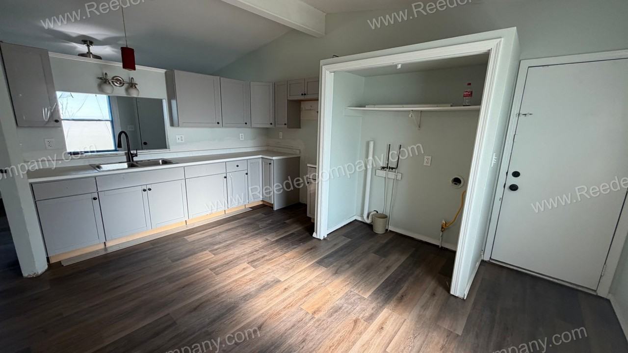 6415 6415 Reverend Burns Drive - Photo 7 of 16