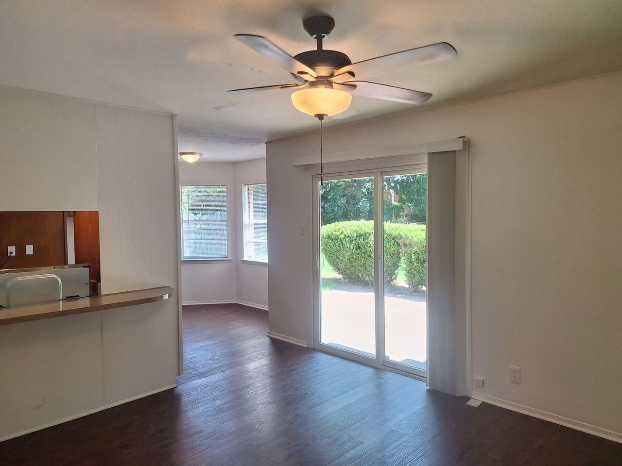 513 Simmons Dr - Photo 5 of 33