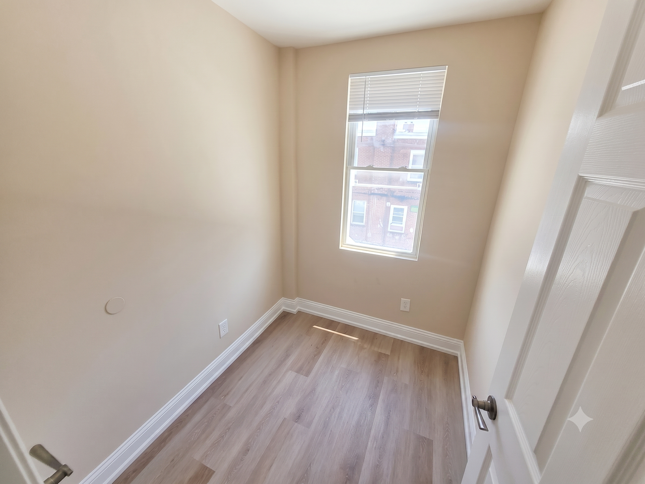 5951 Elsinore St - Photo 6 of 9