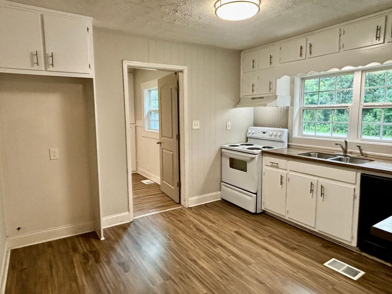 1791 Harbins Rd - Photo 6 of 21