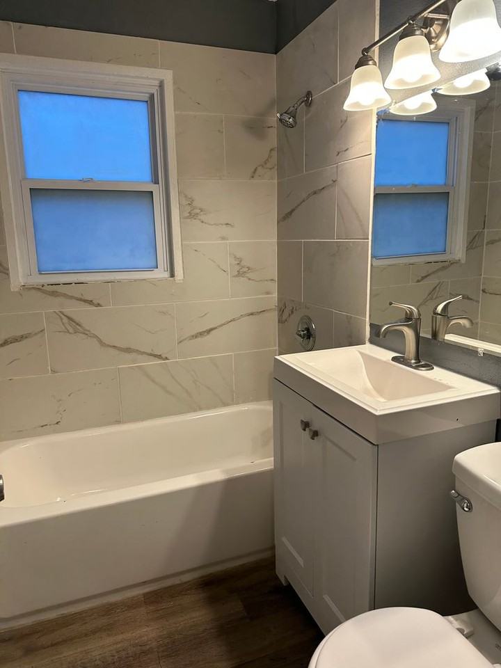 9549 Harrison St - Photo 3 of 8