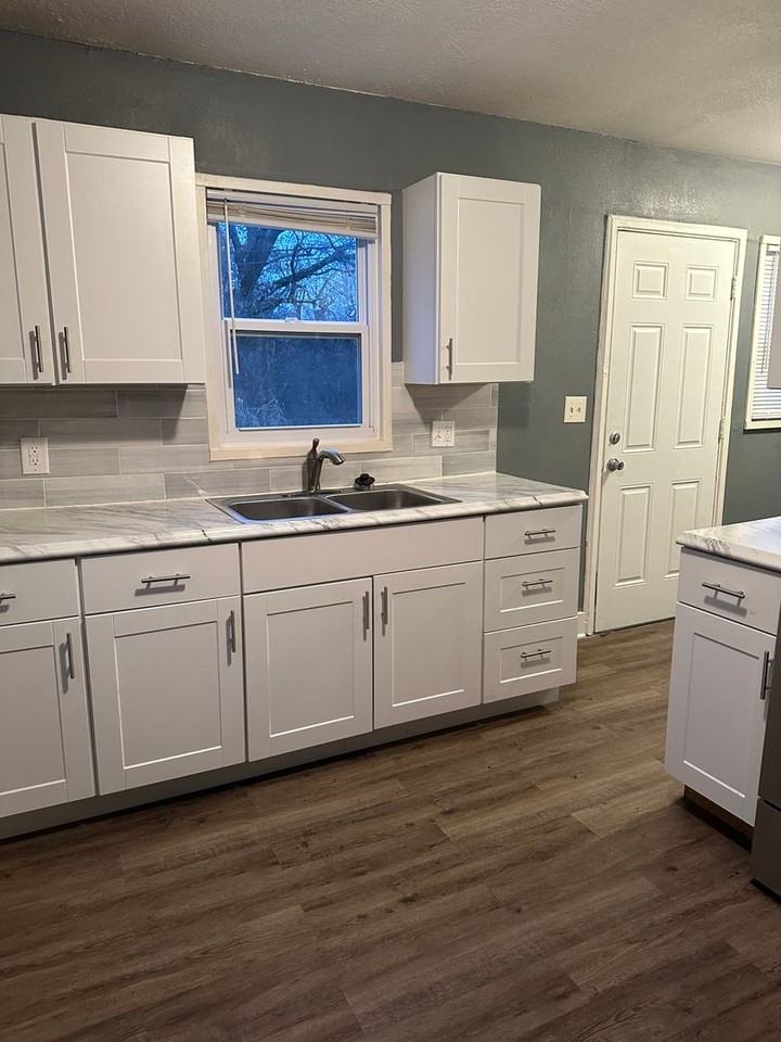 9549 Harrison St - Photo 5 of 8