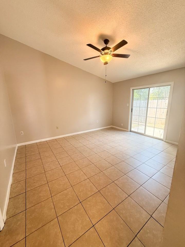 15 Pinedale Cir - Photo 2 of 8