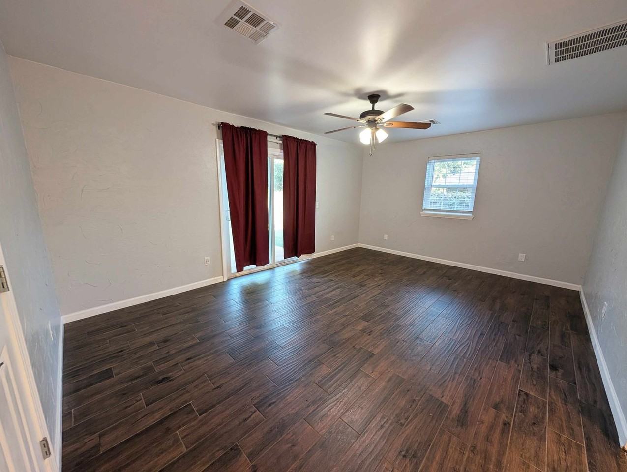 2412 Se 51st St - Photo 2 of 13