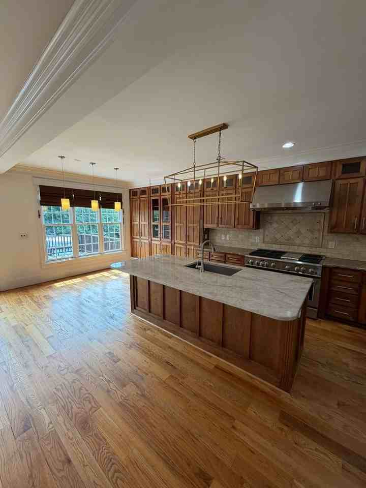 701 Mcdonald Ave - Photo 4 of 37