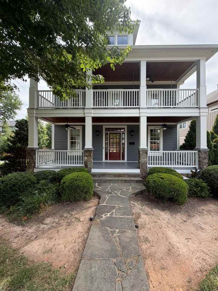 701 Mcdonald Ave - Photo 5 of 37
