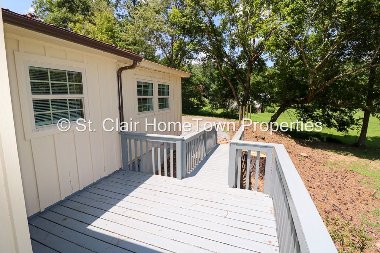 140 Sunset Dr - Photo 3 of 37