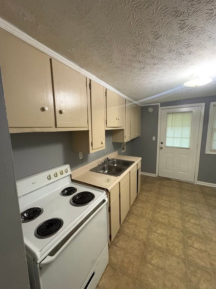 97A Tillman Dr - Photo 3 of 5