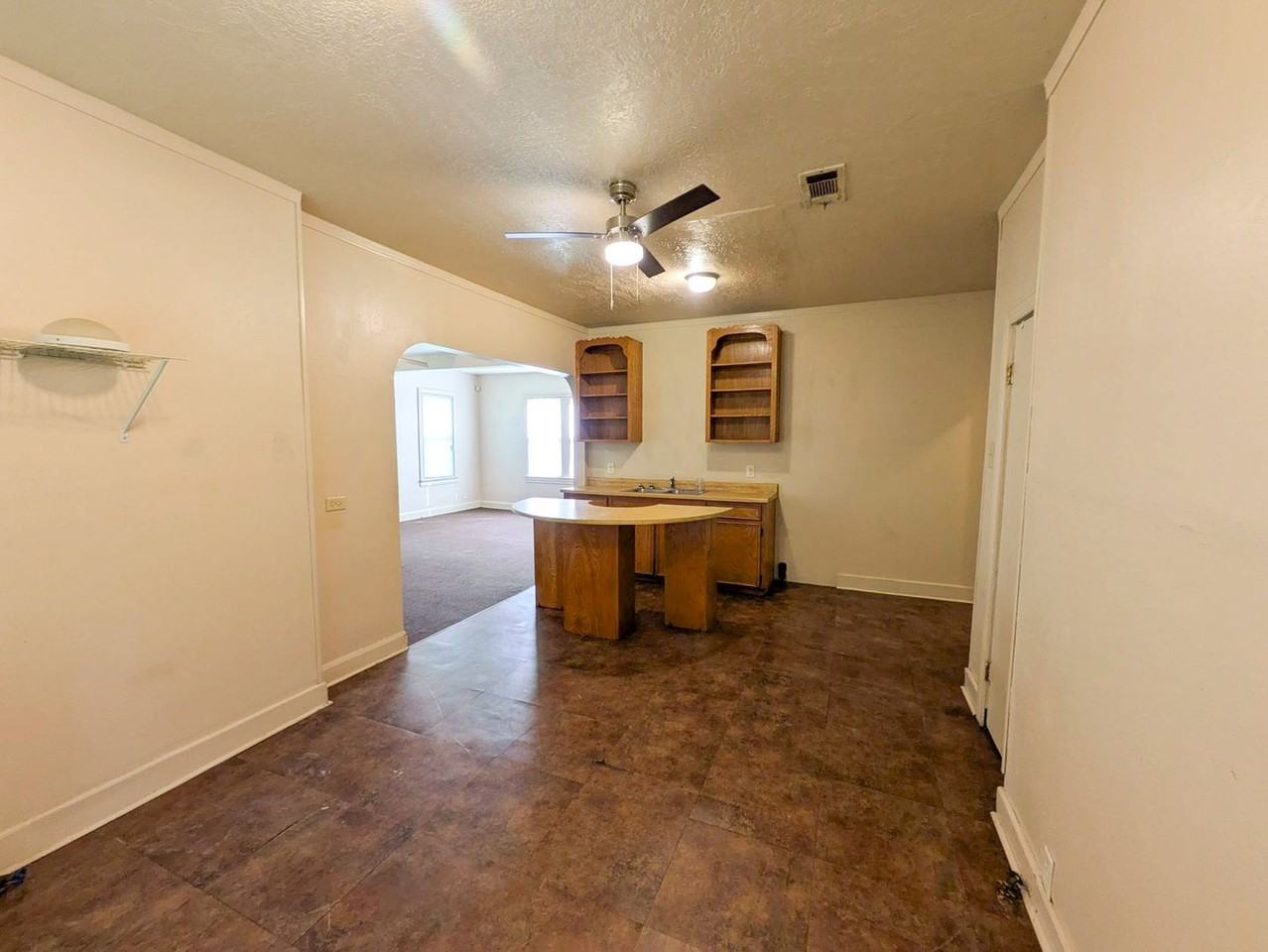 2021 Wignall Ave - Photo 5 of 17