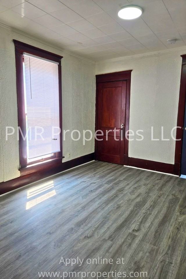 215 N 7th St - Photo 5 of 9