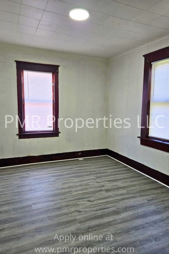 215 N 7th St - Photo 6 of 9