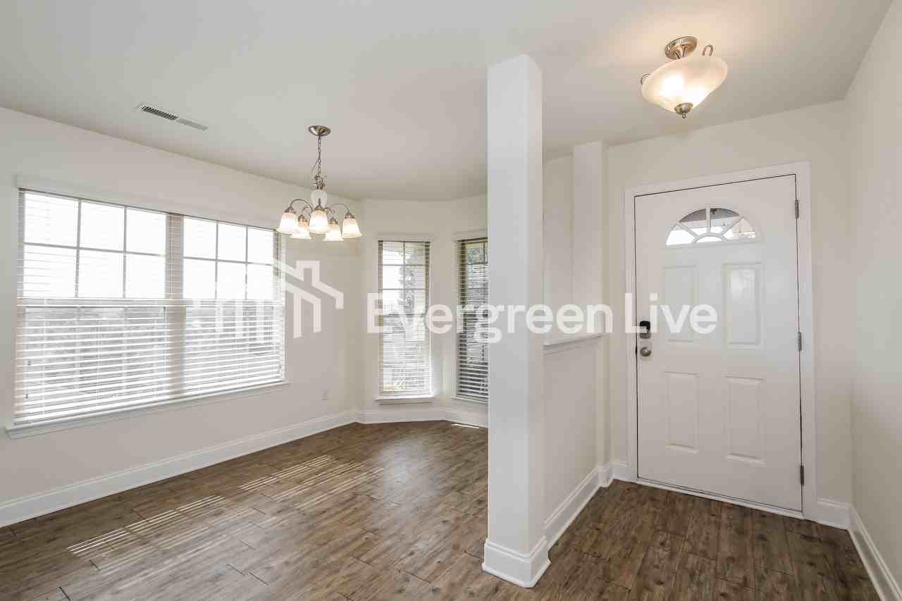 6821 Oaklawn Ln - Photo 4 of 14
