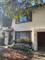 featured image of 107 W Oak St