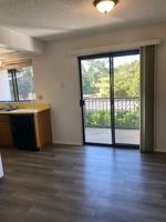 featured image of 107 W Oak St