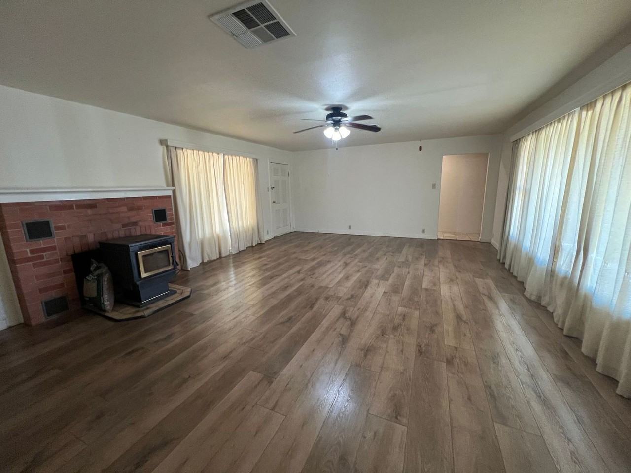 11914 Rawson Rd - Photo 3 of 17