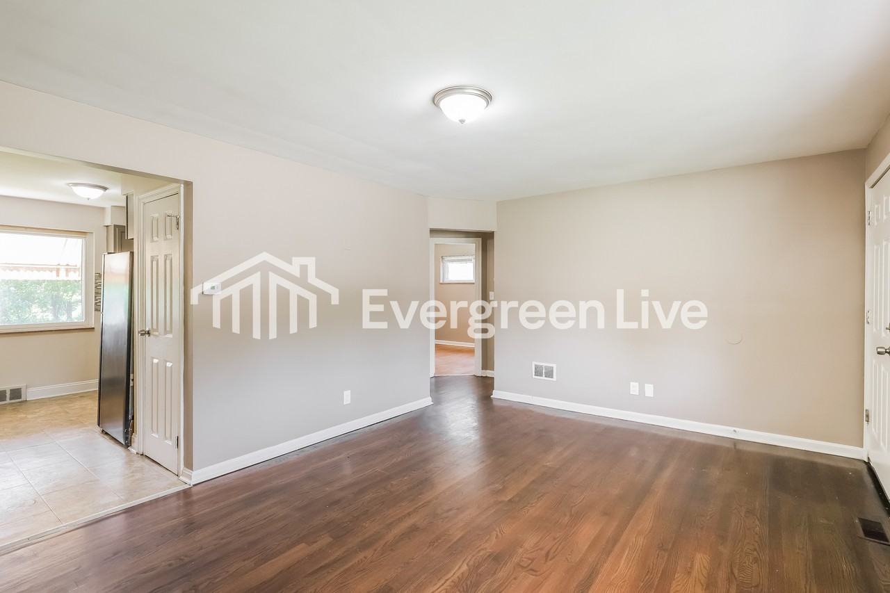 3363 Blue Rock Rd - Photo 3 of 15