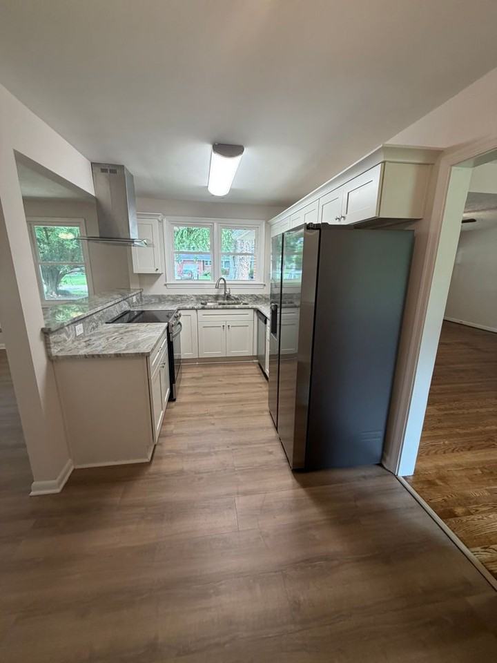 1221 Burlington Rd - Photo 3 of 21