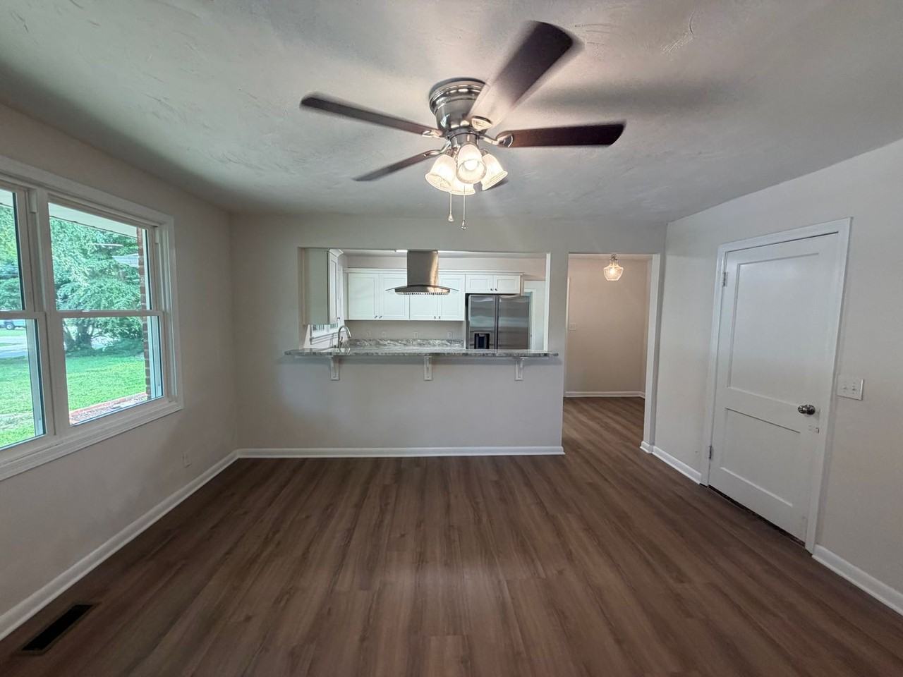 1221 Burlington Rd - Photo 4 of 21