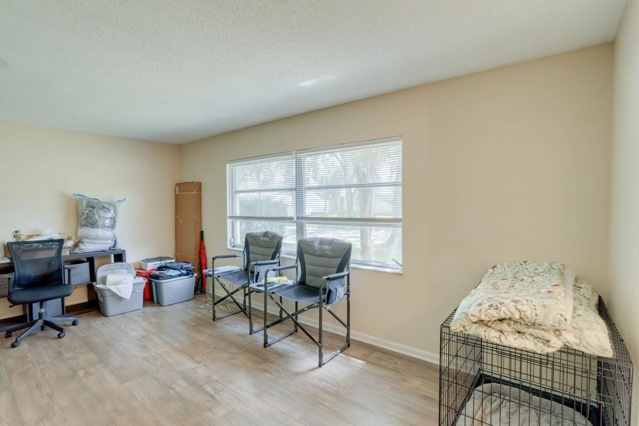 3086 Bluebrook Dr - Photo 4 of 20