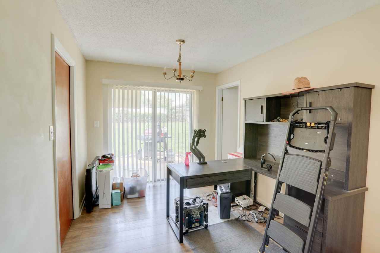 3086 Bluebrook Dr - Photo 6 of 20