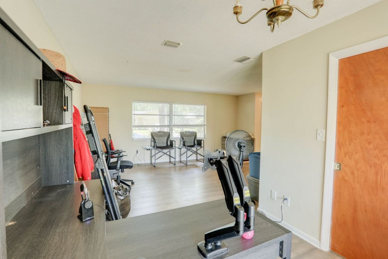 3086 Bluebrook Dr - Photo 7 of 20