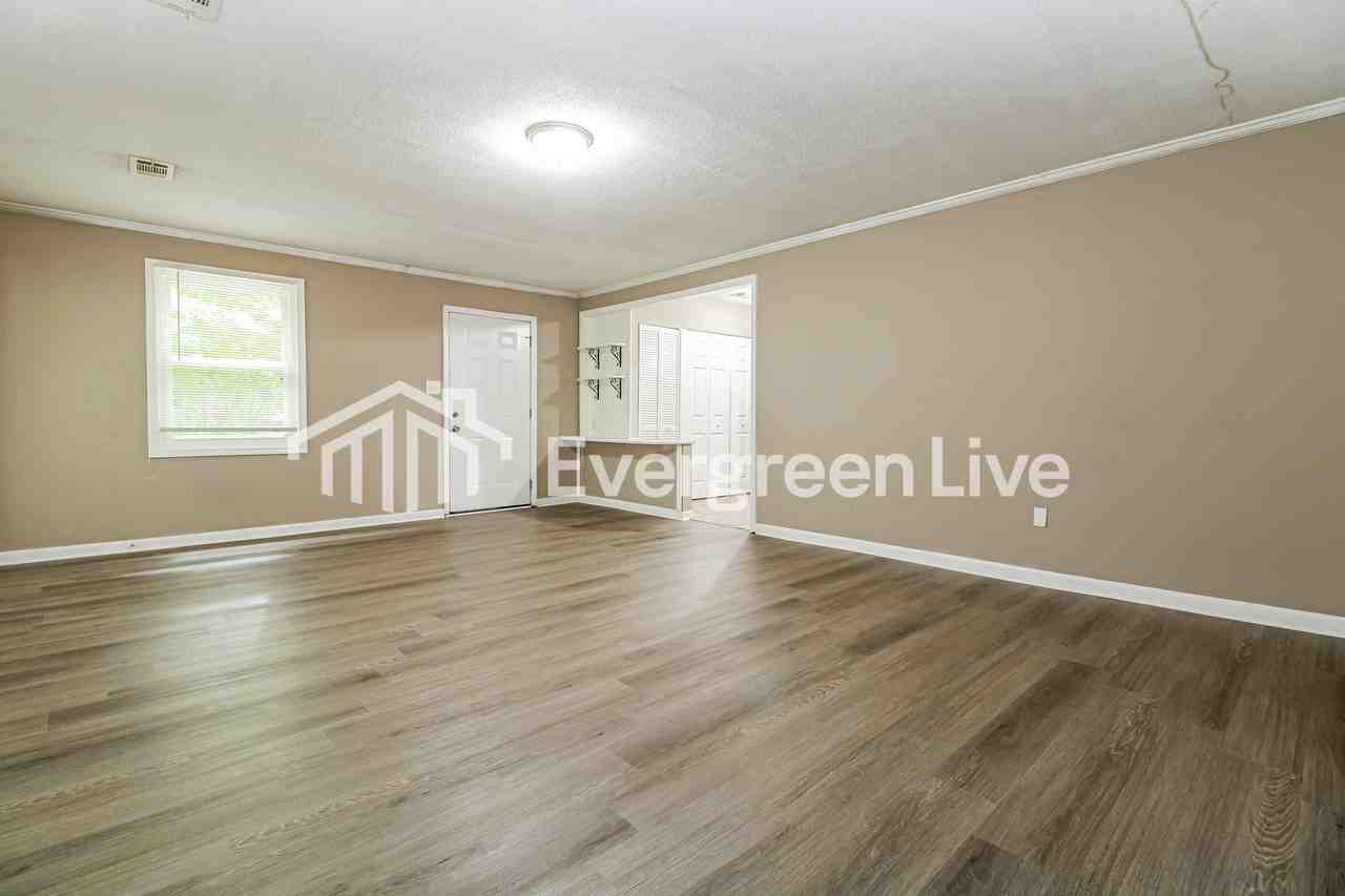 3533 Dundale Rd - Photo 2 of 13