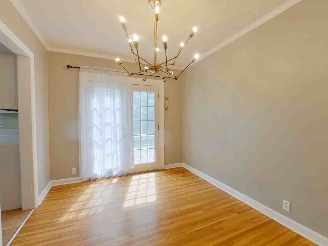242 S Bleckley Dr - Photo 4 of 12