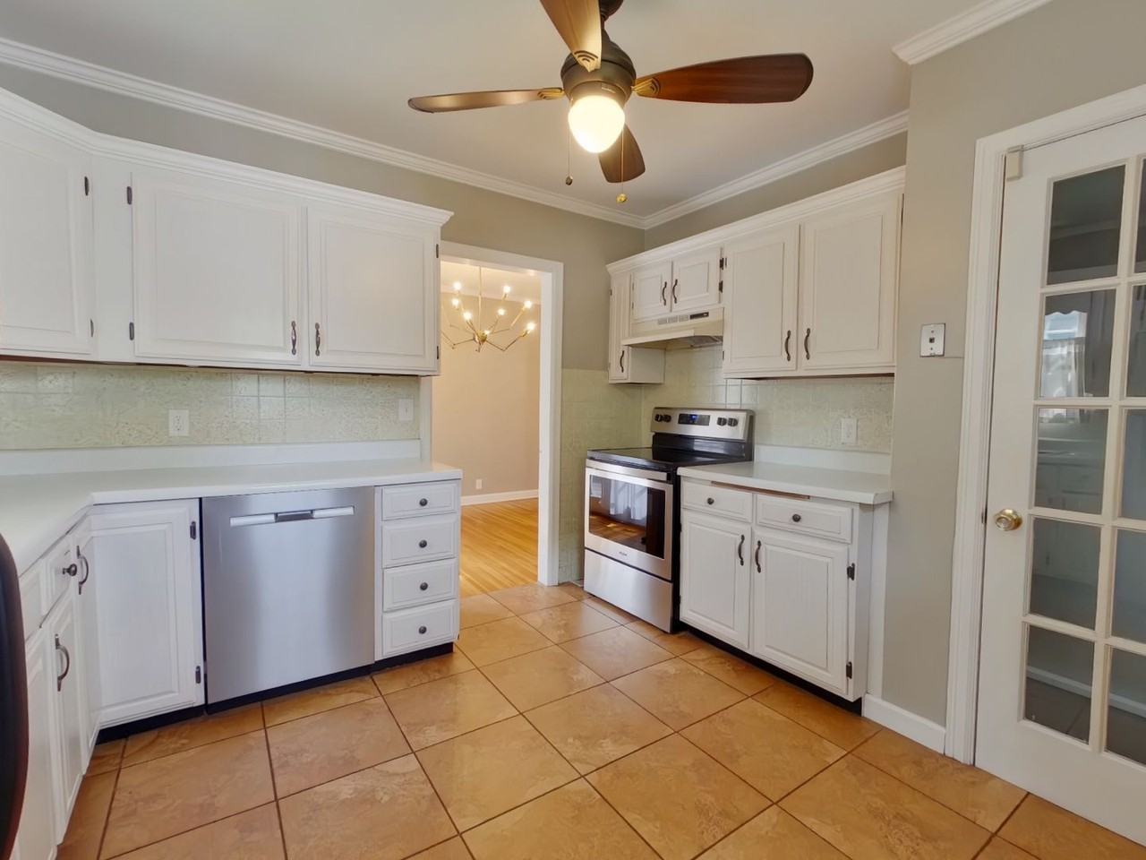 242 S Bleckley Dr - Photo 6 of 12