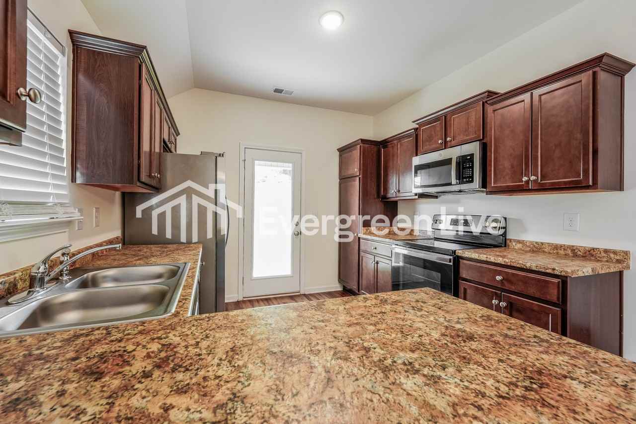 4837 Cove Ln - Photo 6 of 15