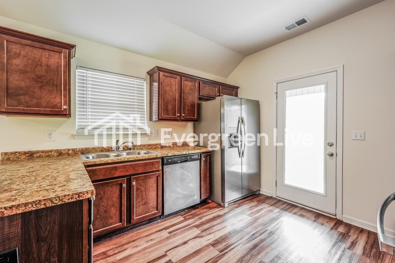 4837 Cove Ln - Photo 7 of 15