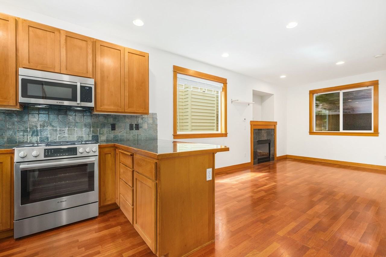 9167 23rd Ave Ne - Photo 4 of 16