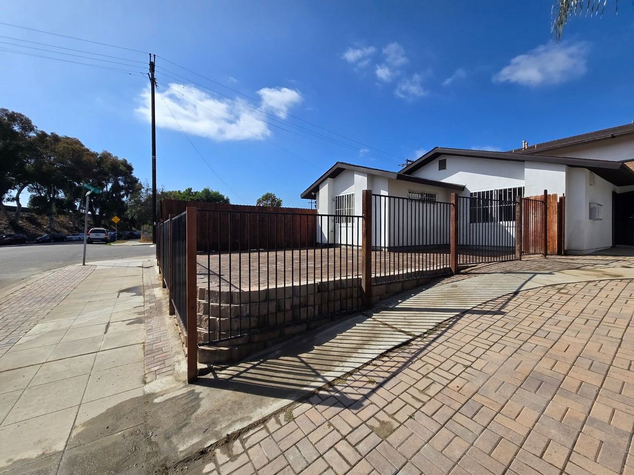 3808 Cottonwood St - Photo 4 of 30