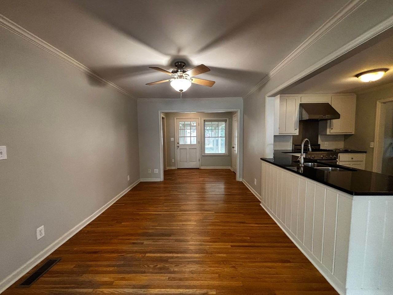 1326 E 32nd Pl - Photo 4 of 45