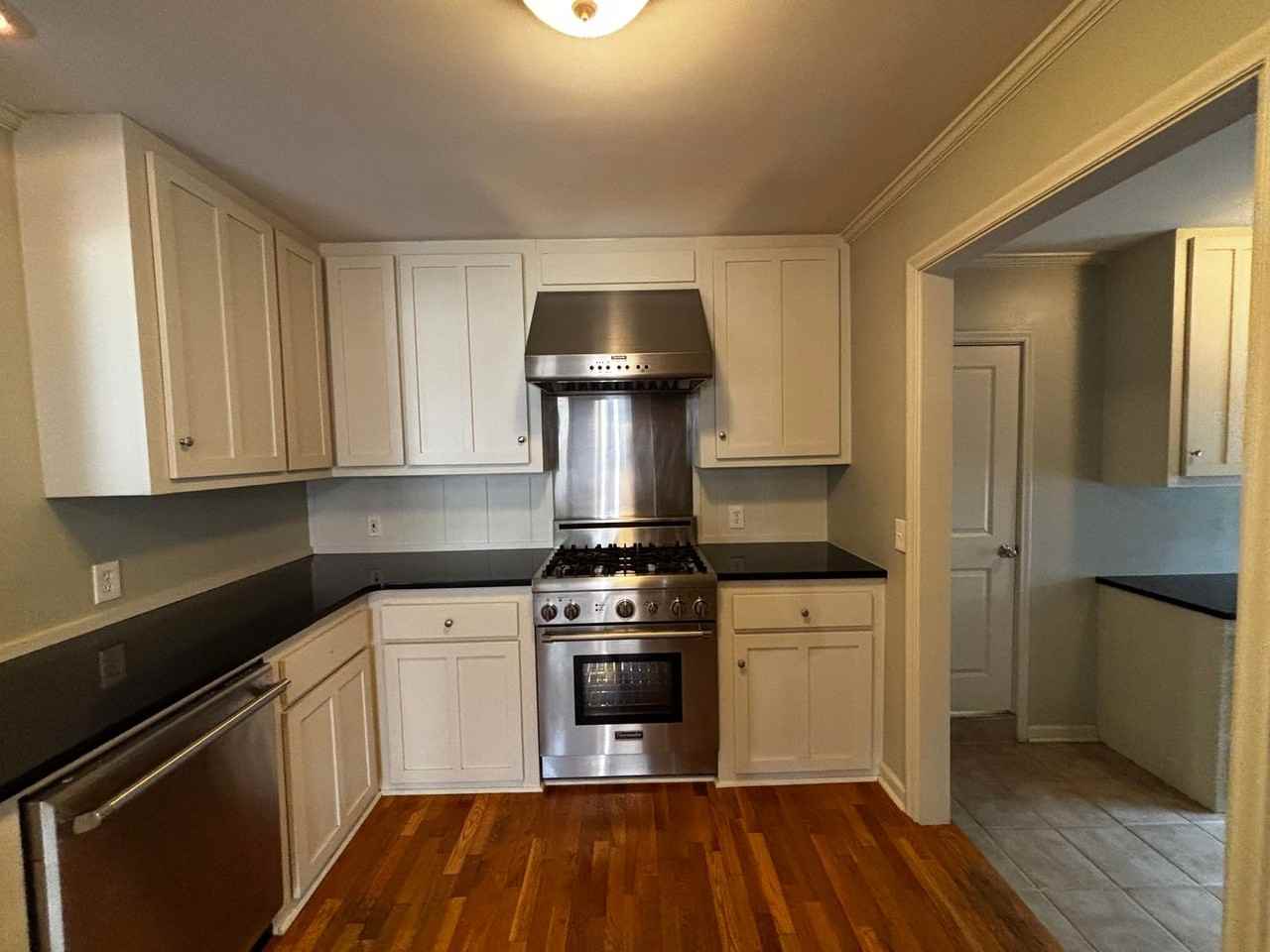 1326 E 32nd Pl - Photo 7 of 45