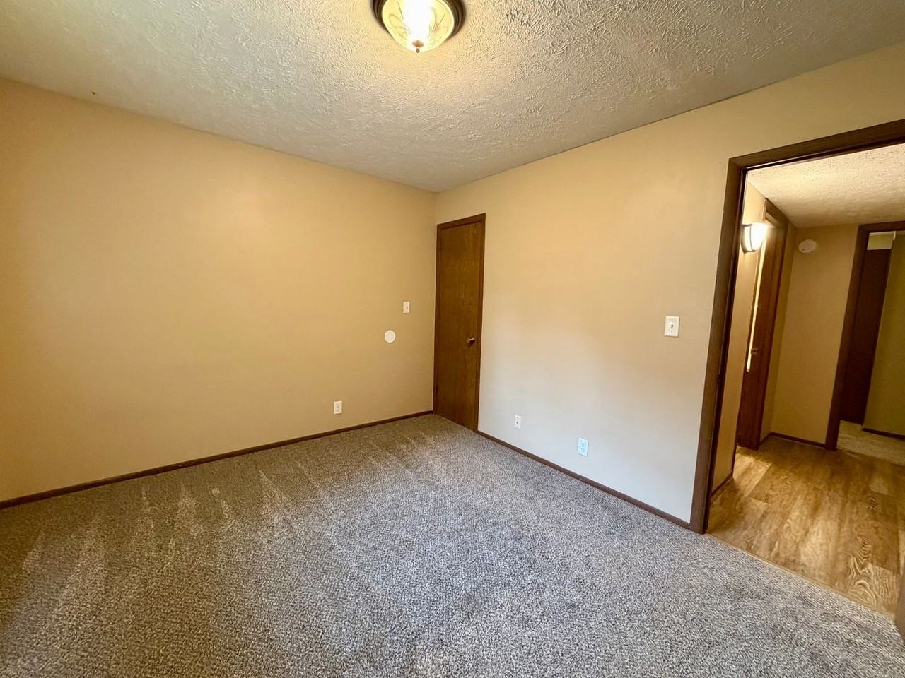 830 820/830 S 42nd St - 830 S 42nd St - Photo 2 of 11