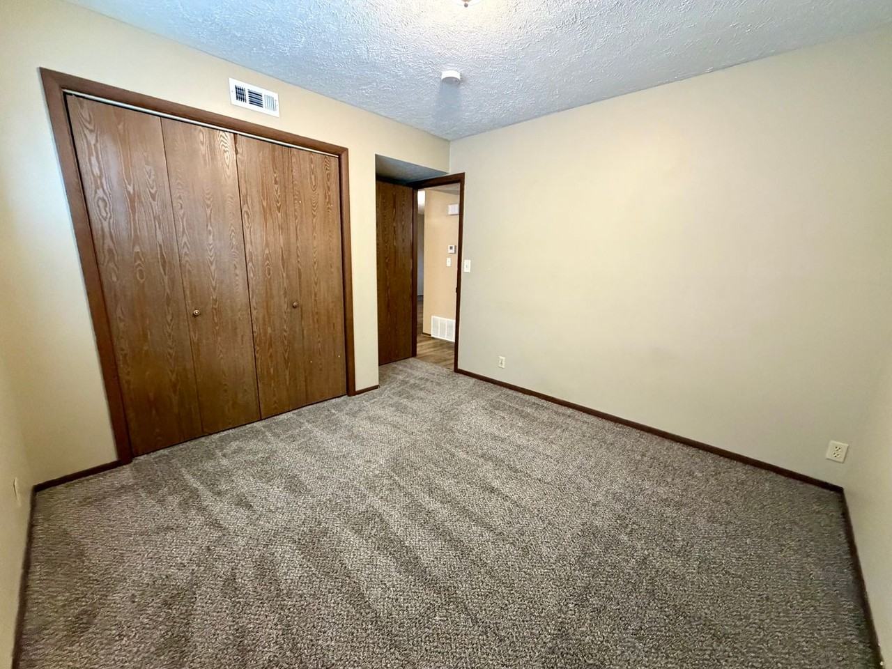 830 820/830 S 42nd St - 830 S 42nd St - Photo 4 of 11