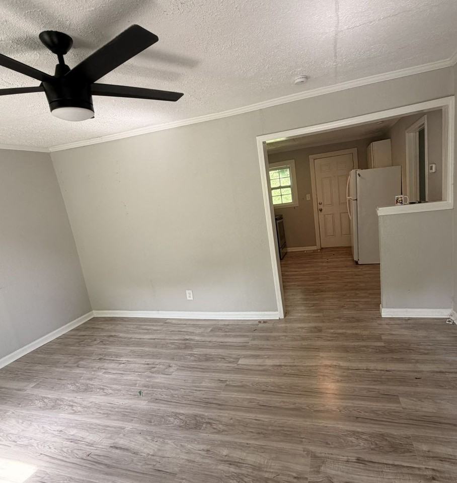 1202 Cline Ave - Photo 2 of 9