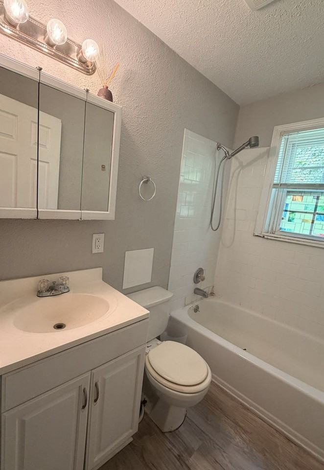 1202 Cline Ave - Photo 6 of 9